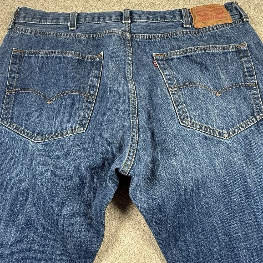 Levi's 501 Men's 38x29‎ (tag 40x30) Button Fly Straight Leg Blue Jeans